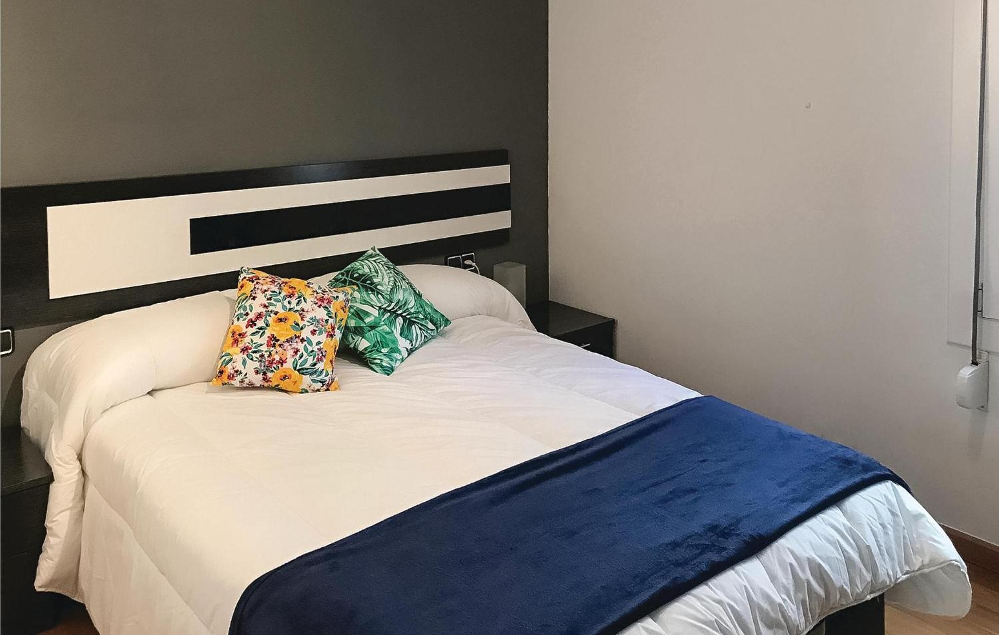 2 Bedroom Cozy Apartment In 布拉内斯 外观 照片